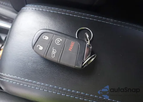 2022 Jeep Compass Latitude 4X4 from USA, damaged, VIN 3C4NJDBB3NT140305